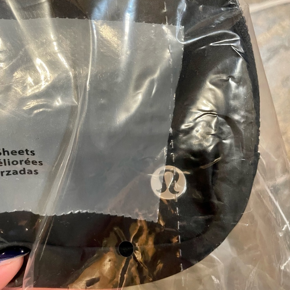 Lululemon Everywhere Belt Bag - Authentic, NWT - Black, Burnt Caramel - Picture 14 of 15
